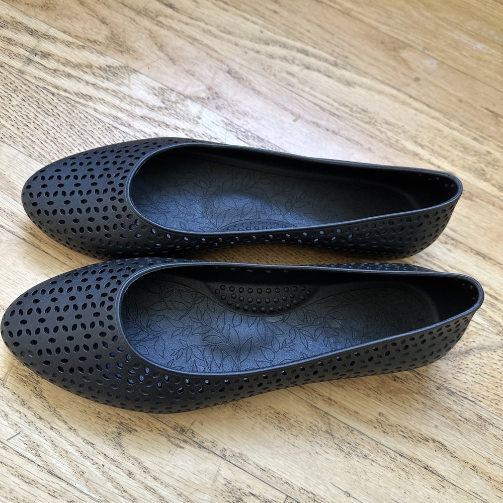 Okabashi Women's Samantha Slip on Shoe 8 Laser Cut Made In USA Water Comfort